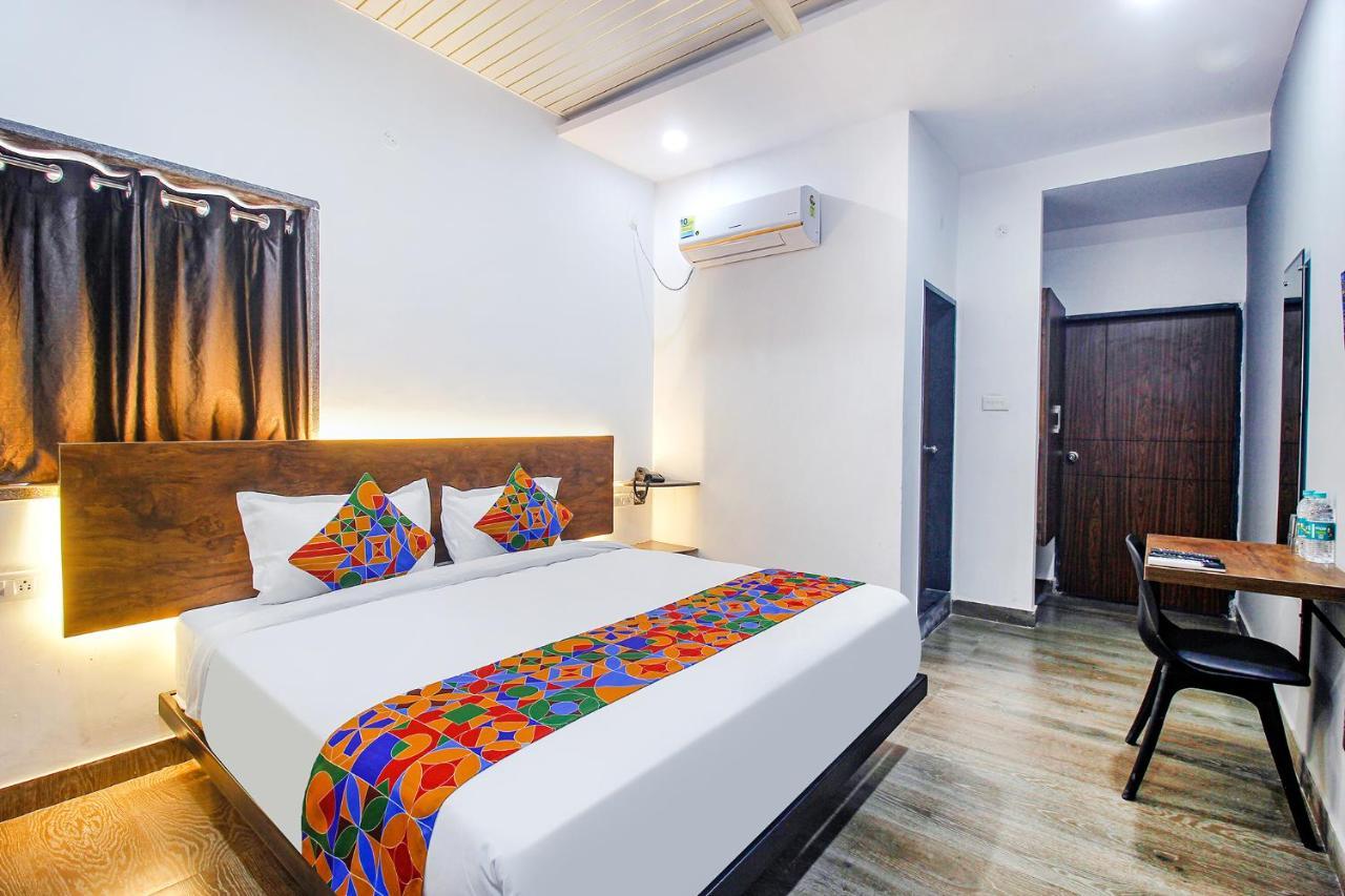 Fabhotel W Grand Suites - Nr Lanco Hills, Manikonda Hyderabad Exterior foto