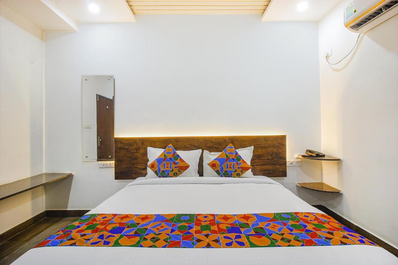 Fabhotel W Grand Suites - Nr Lanco Hills, Manikonda Hyderabad Exterior foto